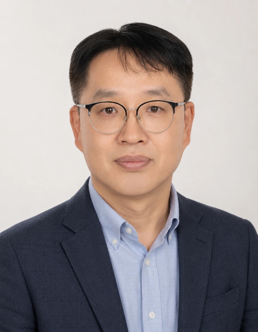 담임목사 김영민 목사